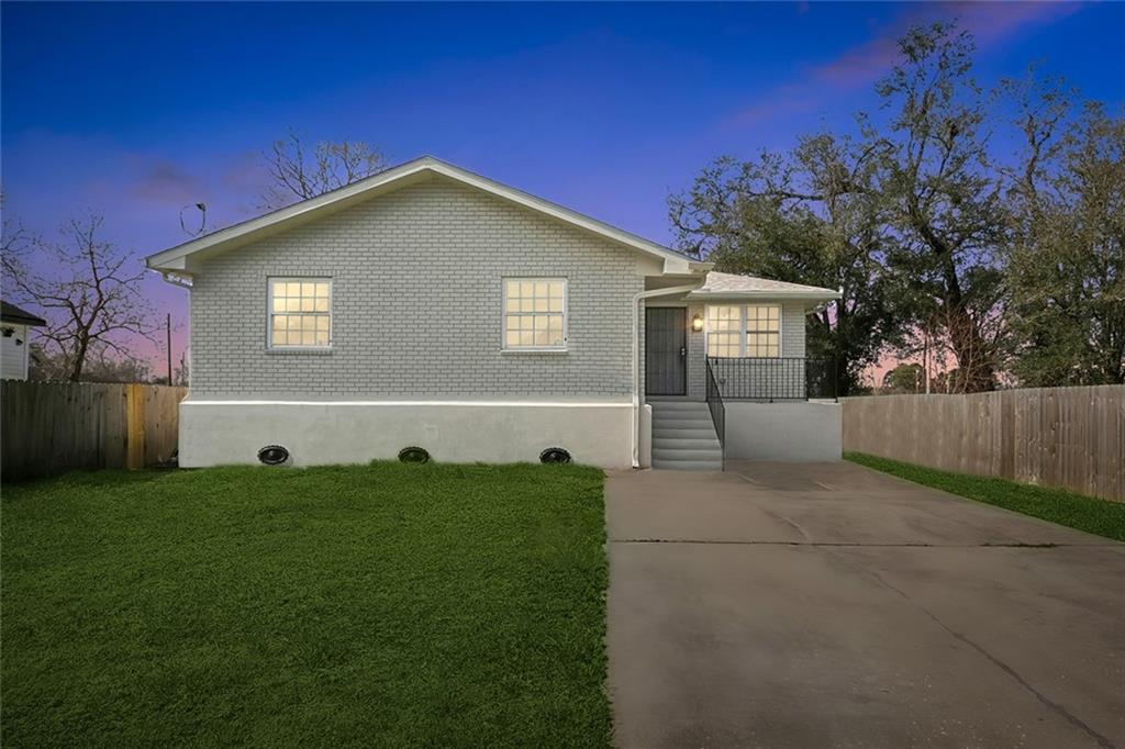 4966 TULIP Street
