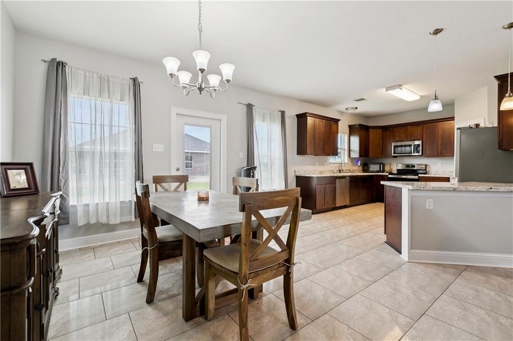 2473 CAROL SUE Avenue