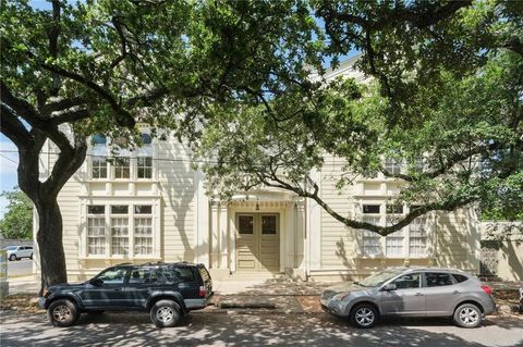 2801 PRYTANIA Street New Orleans LA 70115