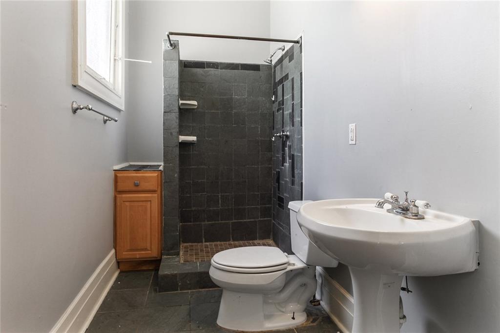 New Orleans, Louisiana 70115, United States, 4 Bedrooms Bedrooms, ,2 BathroomsBathrooms,Residential,Active,108191