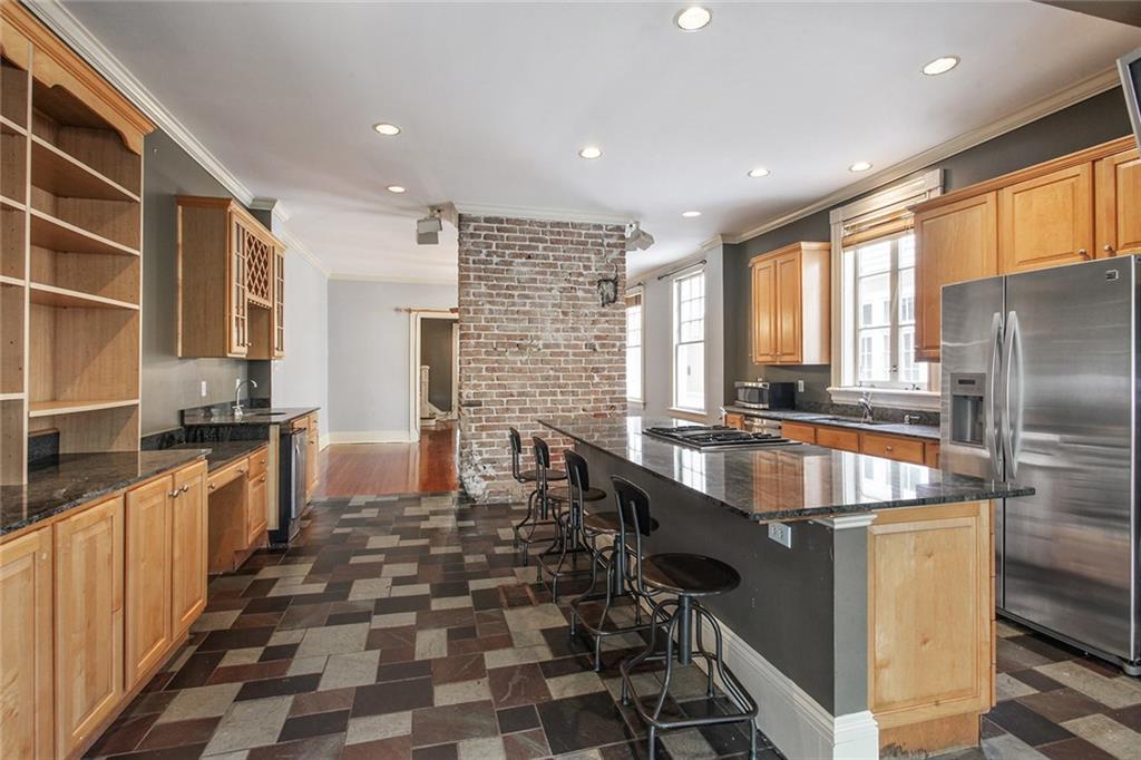 New Orleans, Louisiana 70115, United States, 4 Bedrooms Bedrooms, ,2 BathroomsBathrooms,Residential,Active,108191