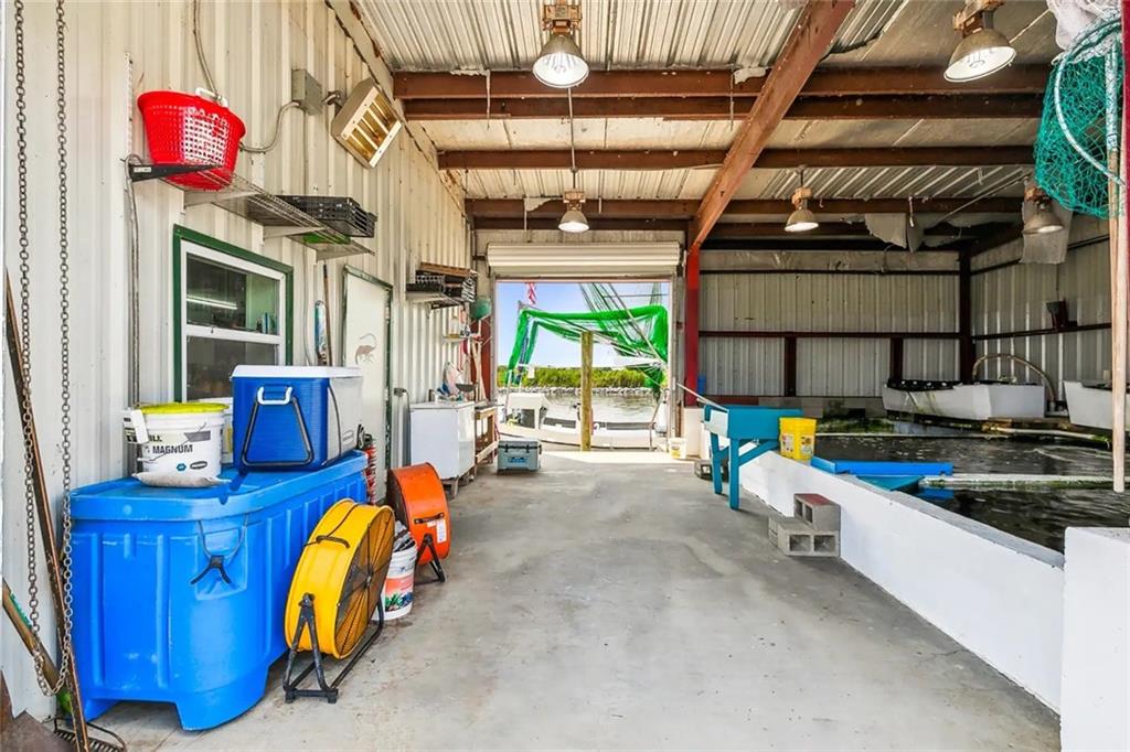 5933 DELACROIX Highway