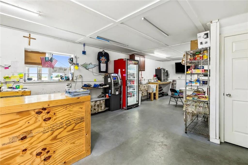 5933 DELACROIX Highway