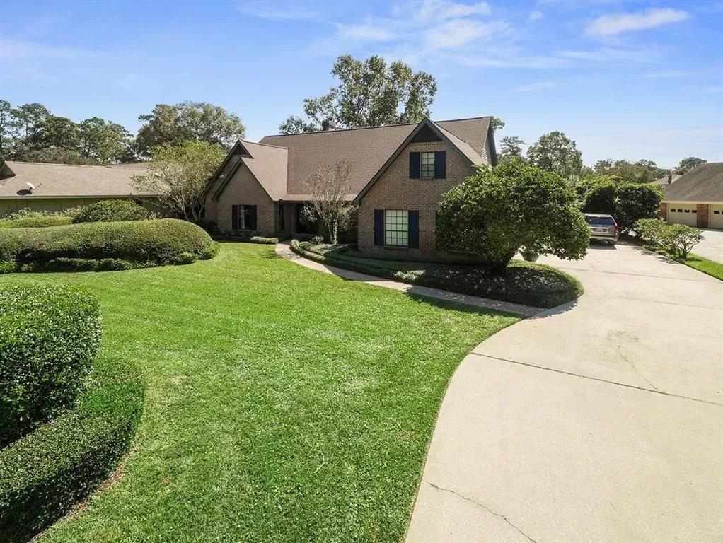 105 W RUELLE Drive
