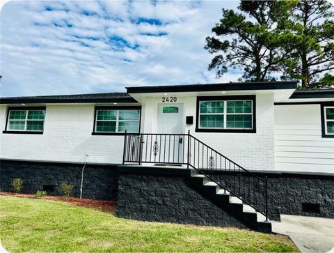 2420 LAURADALE Drive New Orleans LA 70114
