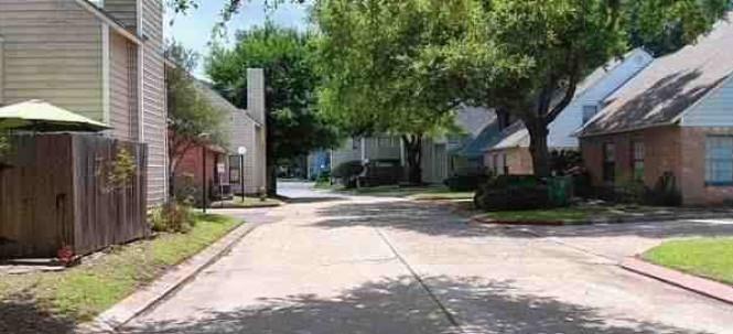 1500 W ESPLANADE Avenue 21G