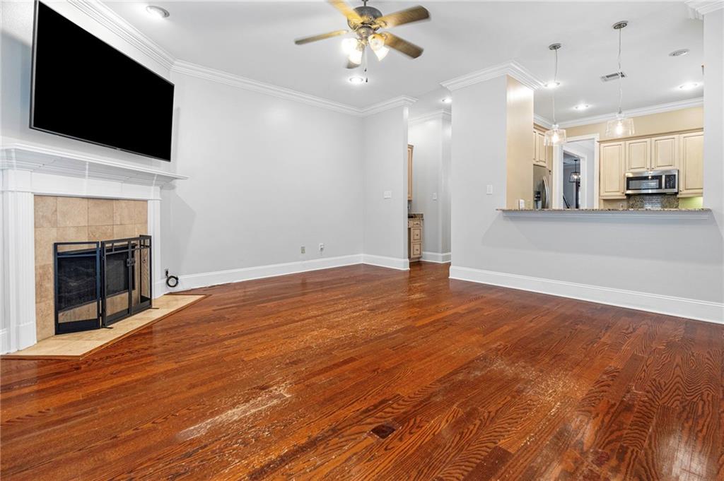 705 N WOODLAWN Avenue