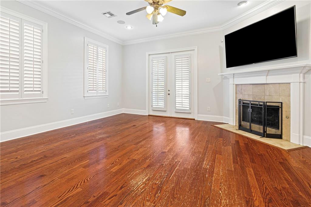 705 N WOODLAWN Avenue