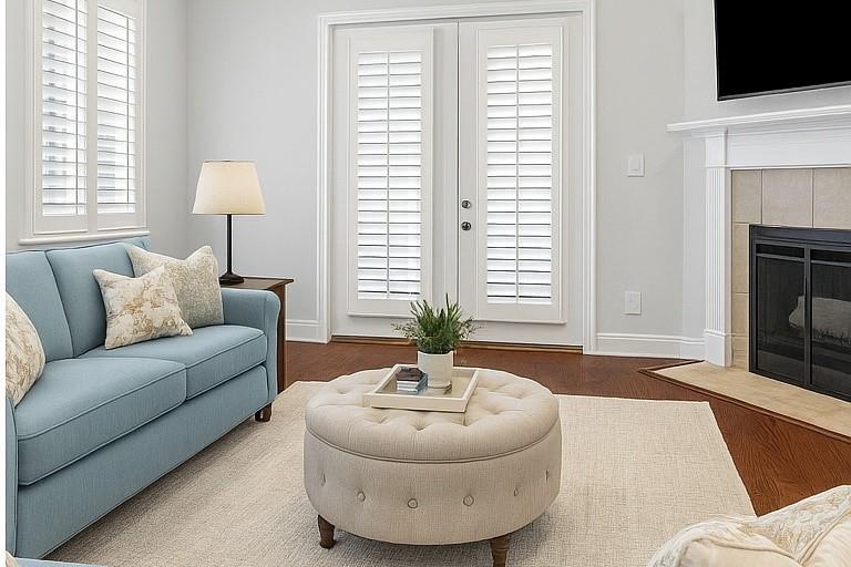 705 N WOODLAWN Avenue