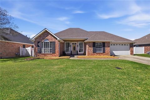 110 AVALON Place Hahnville LA 70057