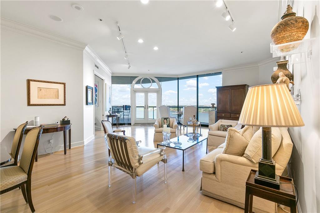 600 PORT OF NEW ORLEANS Place 6F