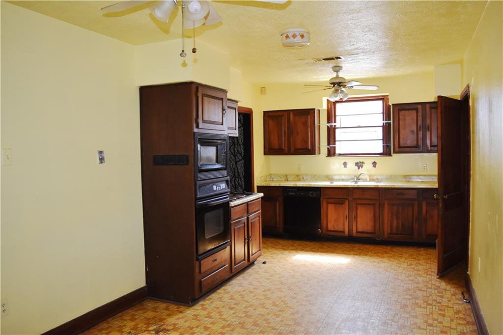 815 COLONY Place