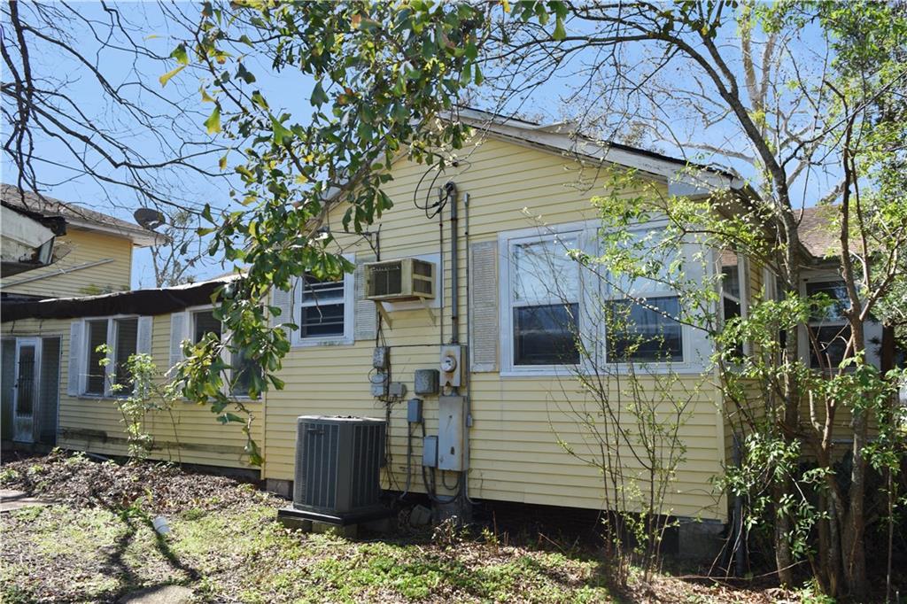 815 COLONY Place