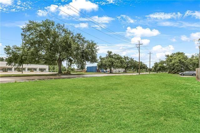 2532 MARGARET Lane