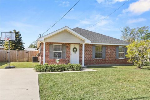 122 BADALAMENTI Street Luling LA 70070