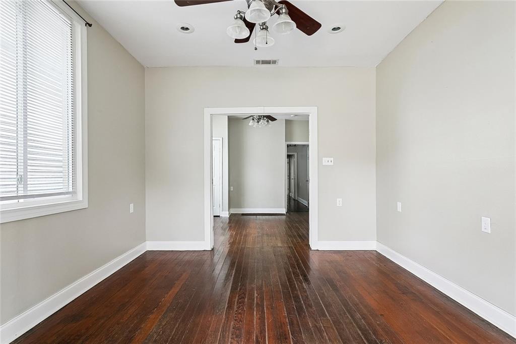 4425 27 GENERAL PERSHING Street