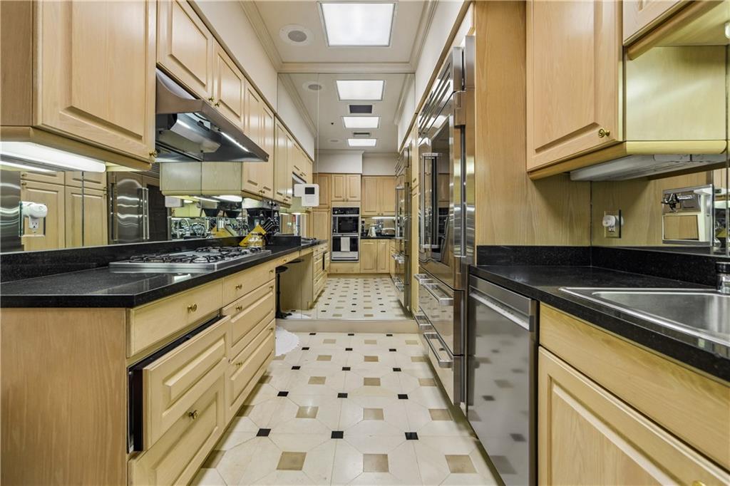 600 PORT OF NEW ORLEANS Place 12E