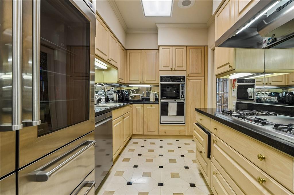 600 PORT OF NEW ORLEANS Place 12E