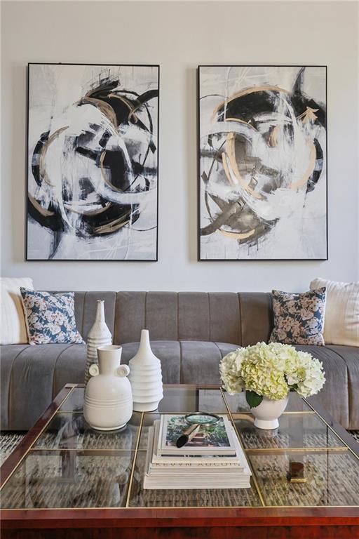 4431 TCHOUPITOULAS Street