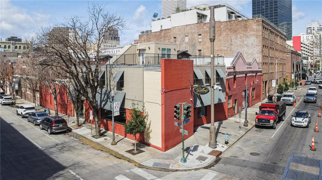 747 TCHOUPITOULAS Street