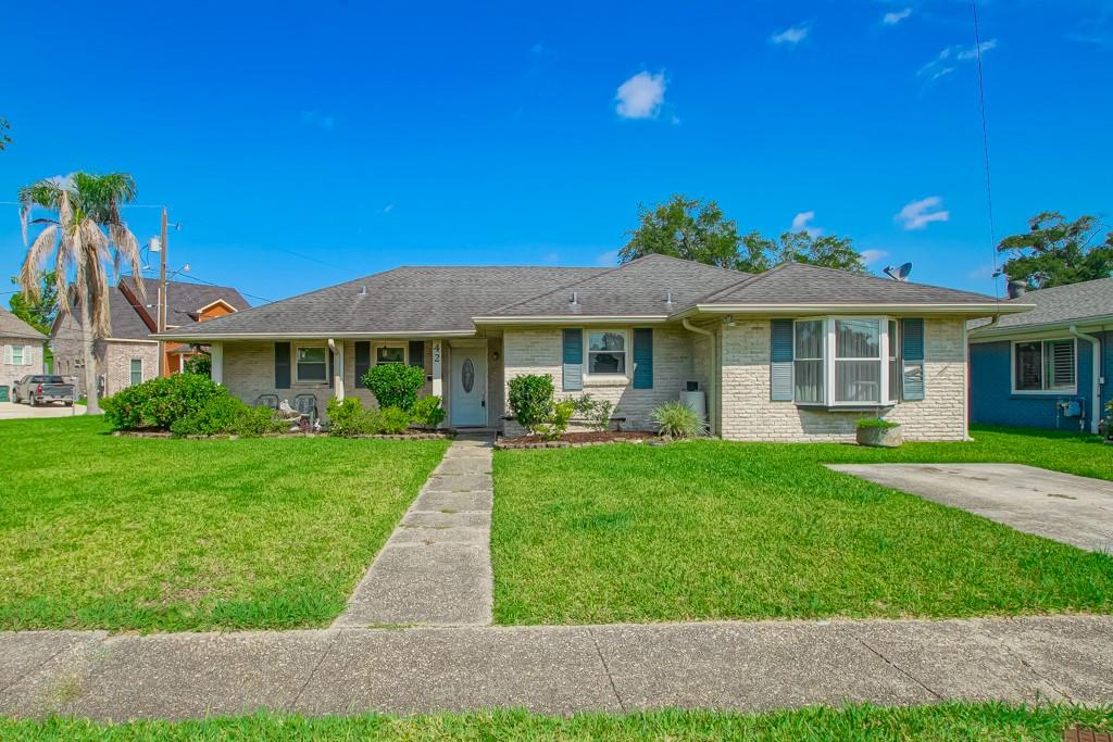 42 HENNESSEY Court
