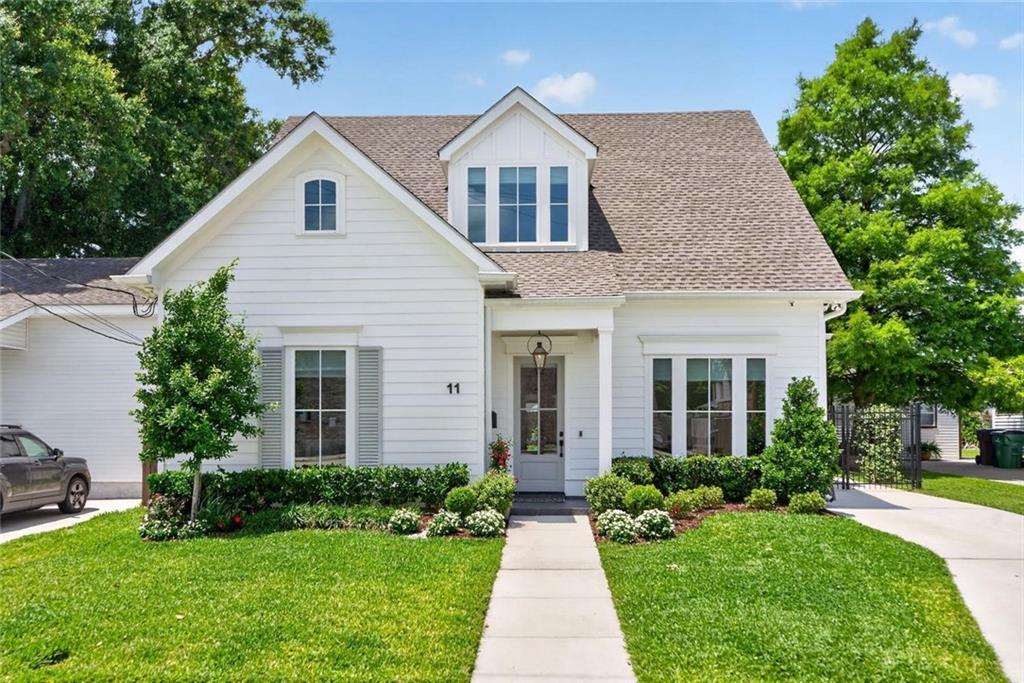 11 METAIRIE Court
