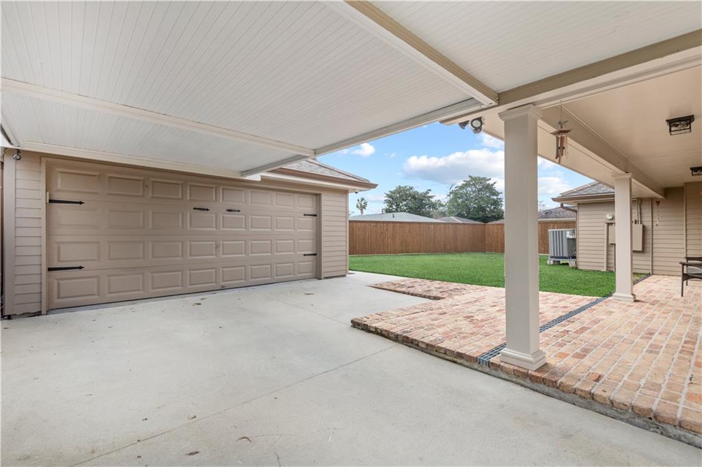 304 GLENMEADE Court