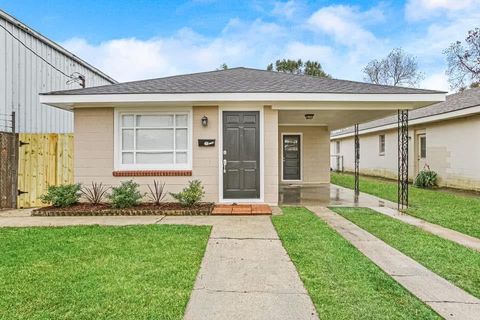 1108 RUPP Street Gretna LA 70053