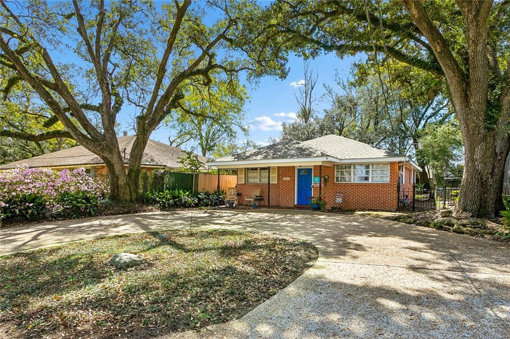 10520 BOLIVAR Street