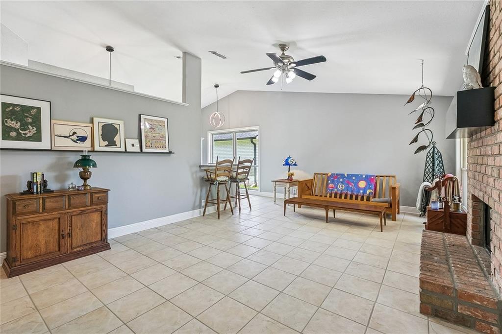 610 LONGVIEW Drive
