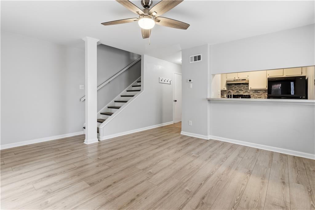 2800 STEAMSHIP. Circle 1C