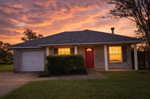 Photo of 100 HISTORIC WEST Street, Garyville, LA 70051 (MLS # 2553636)