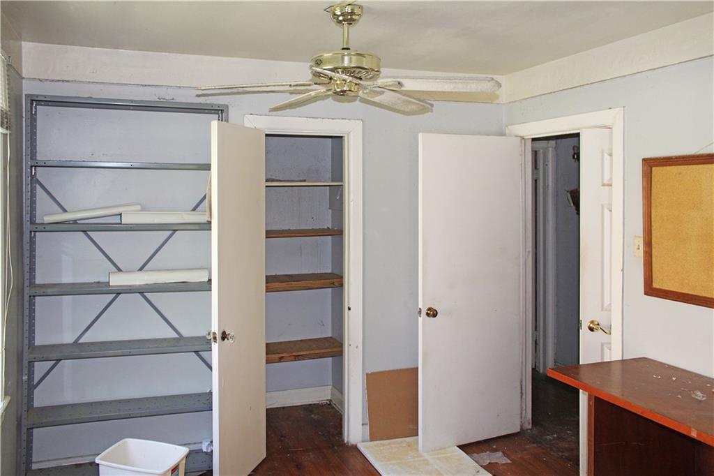 717 E JEFFERSON PARK Park
