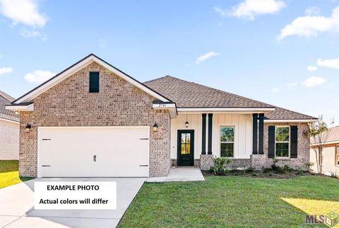 Photo of 310 Olivia Drive, Luling, LA 70070 (MLS # NO2026007356)