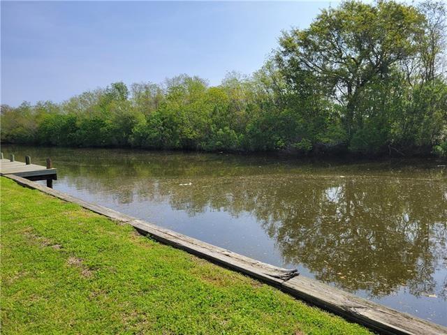 2361 FORT BEAUREGARD Boulevard