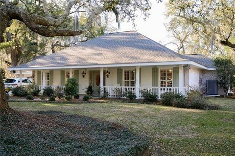 943 CHUKA Court Mandeville LA 70471