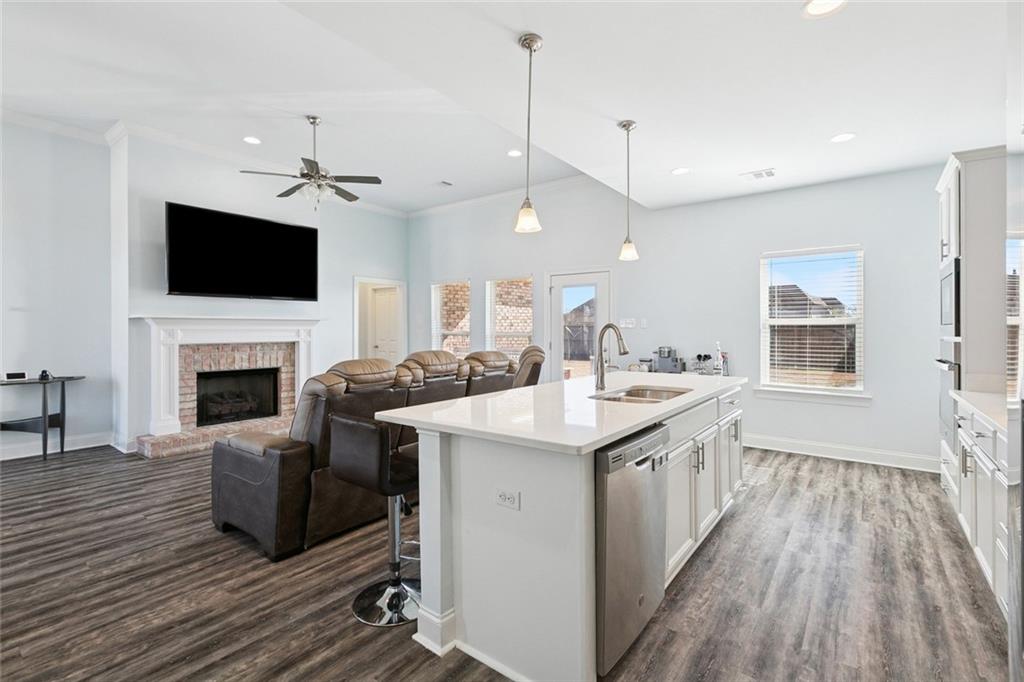 205 COVE POINTE Drive