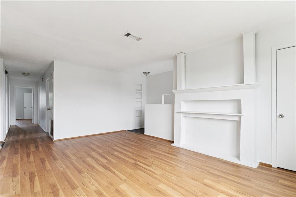 953 E MONTEREY Court