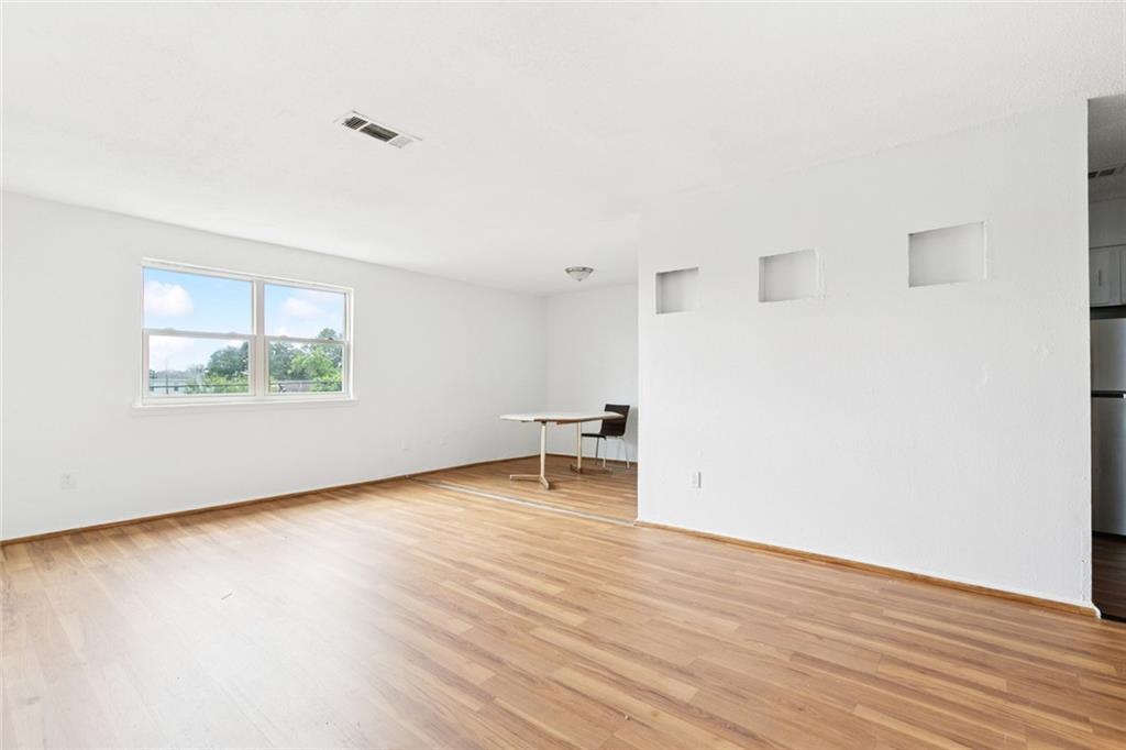 953 E MONTEREY Court