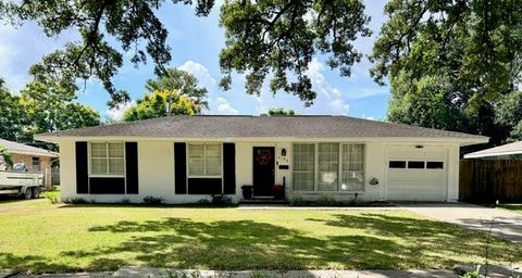 6133 CARLISLE Court New Orleans LA 70131