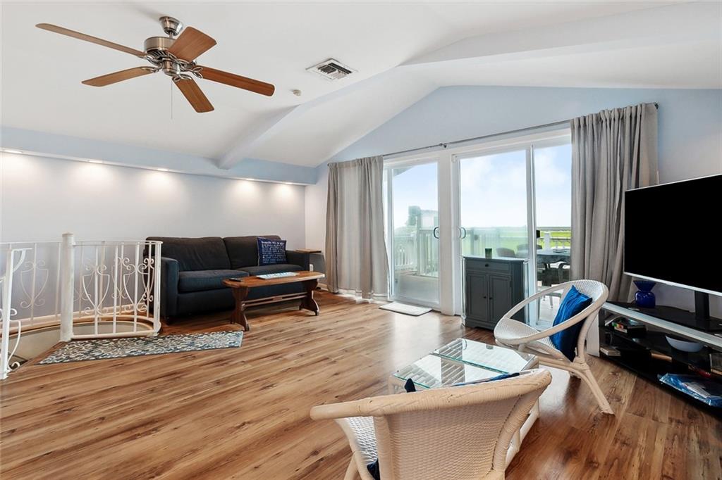 8004 BREAKWATER Drive