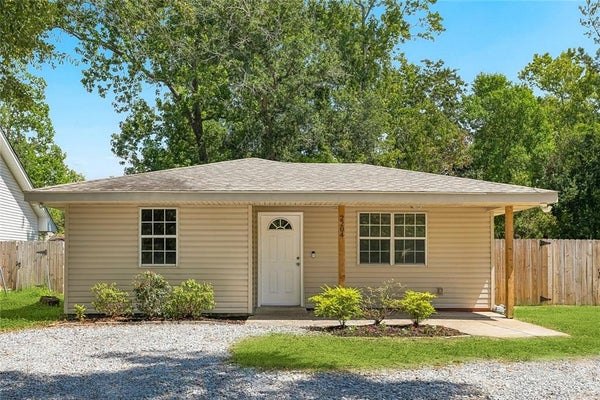 2204 ROBIN ST, SLIDELL, LA 70460 - Image b8dff84030ee8ea5dd3be17a6e1e07ab/711065845
