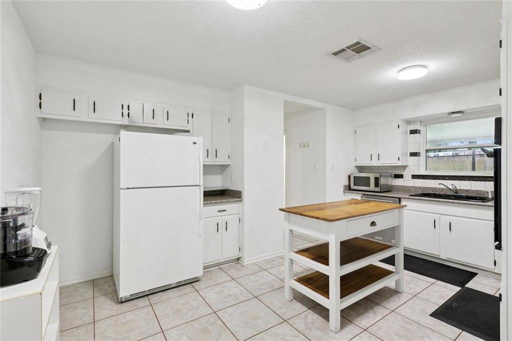 242 WILLOW Drive