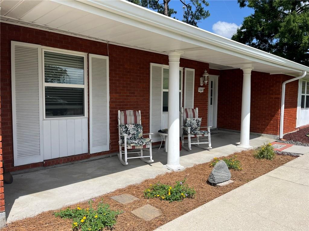 242 WILLOW Drive