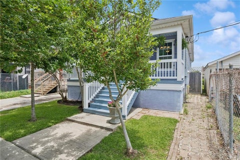 Photo of 3155 N ROCHEBLAVE Street, New Orleans, LA 70117 (MLS # 2560365)