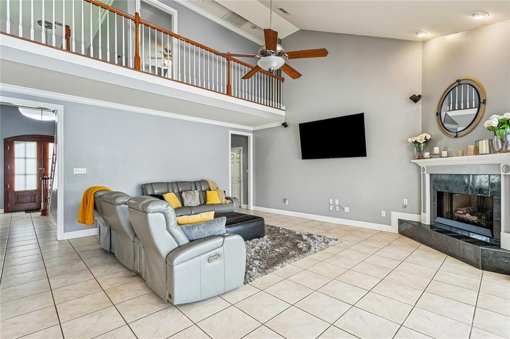 246 E AUGUSTA Lane