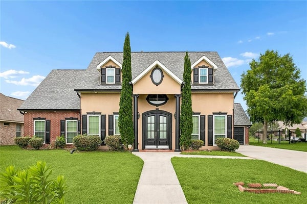 246 E AUGUSTA LN, SLIDELL, LA 70458 - Image b953ef732166a2fc91bddb1104833f72/952810367