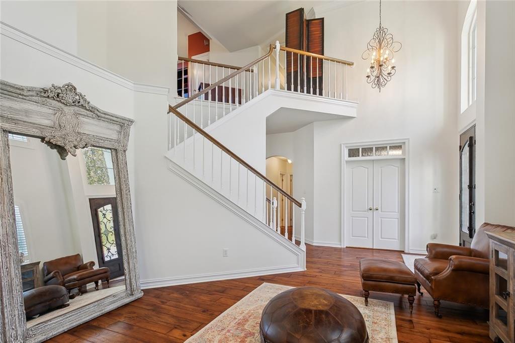 Mandeville, Louisiana 70448, United States, 5 Bedrooms Bedrooms, ,4 BathroomsBathrooms,Residential,Pending,27588