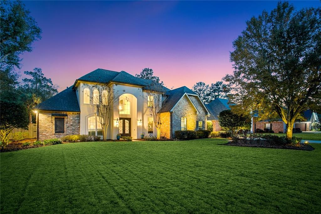 Mandeville, Louisiana 70448, United States, 5 Bedrooms Bedrooms, ,4 BathroomsBathrooms,Residential,Pending,27588