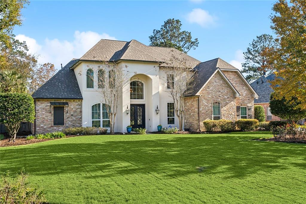 Mandeville, Louisiana 70448, United States, 5 Bedrooms Bedrooms, ,4 BathroomsBathrooms,Residential,Pending,27588